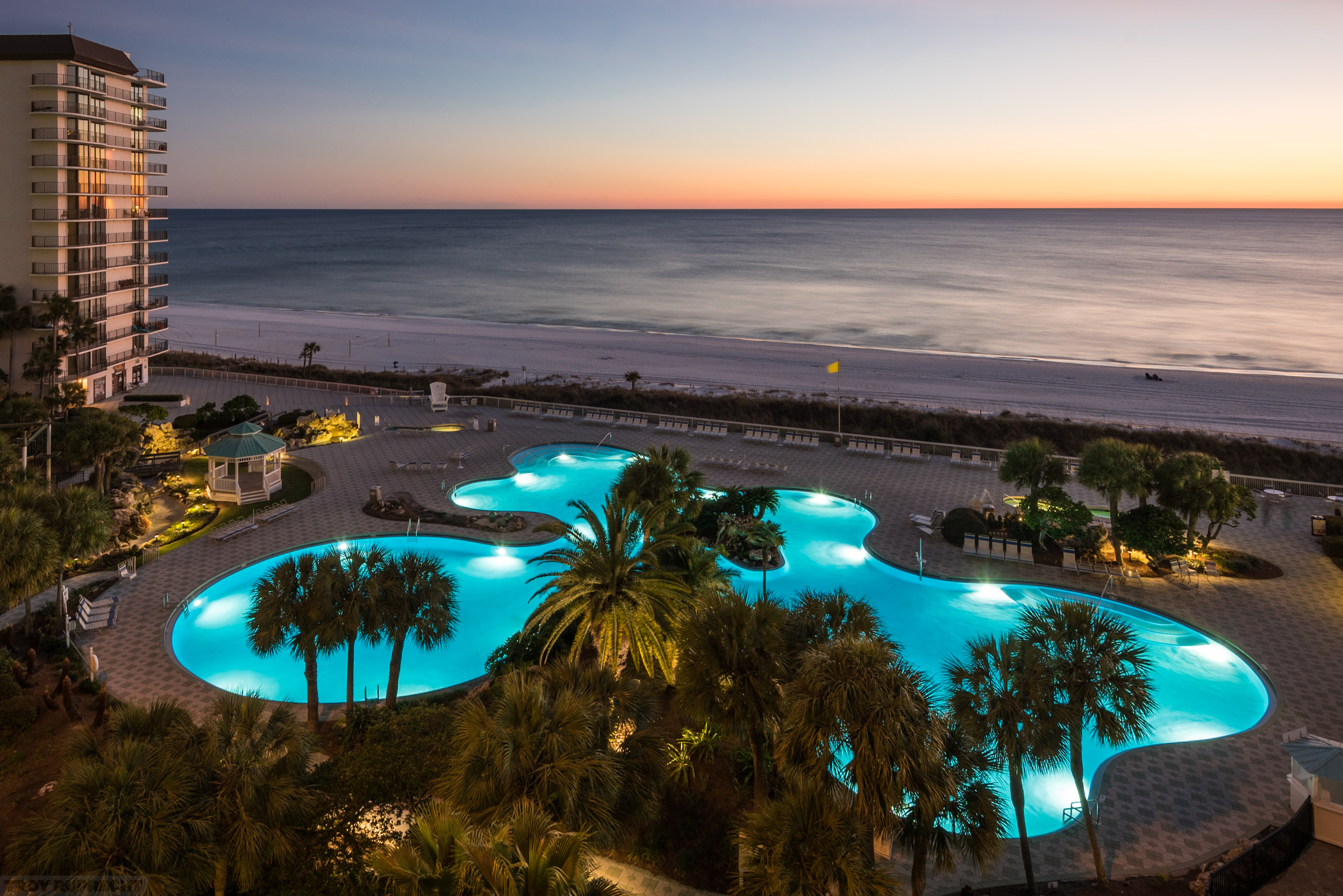 Edgewater-Pool-Sunset-Gulf-of-Mexico-Vacation-Resort